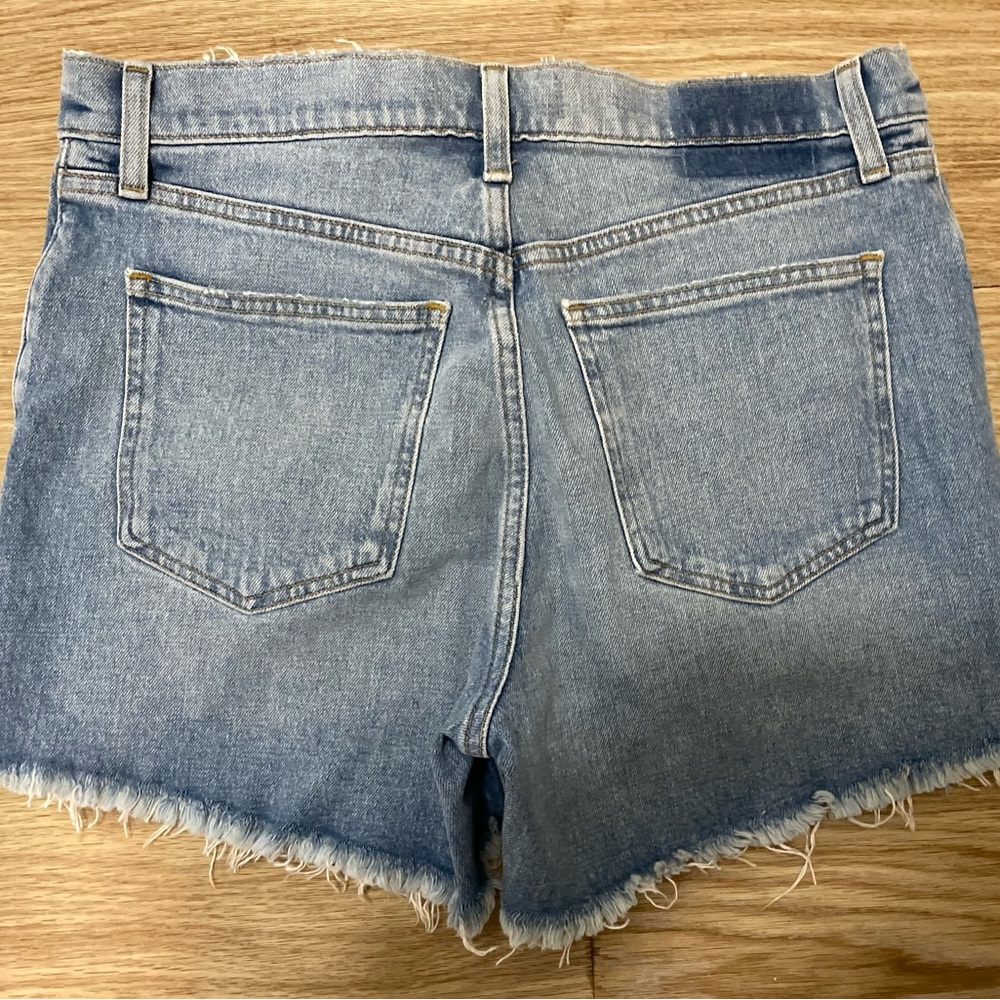 Abercrombie & Fitch 4” high rise mom short - Picture 4 of 5